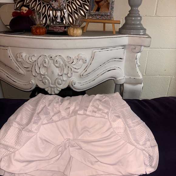 Pink Victoria Secret White Mini Scort. XL. Elas Waist. See ways to wear - Picture 6 of 9